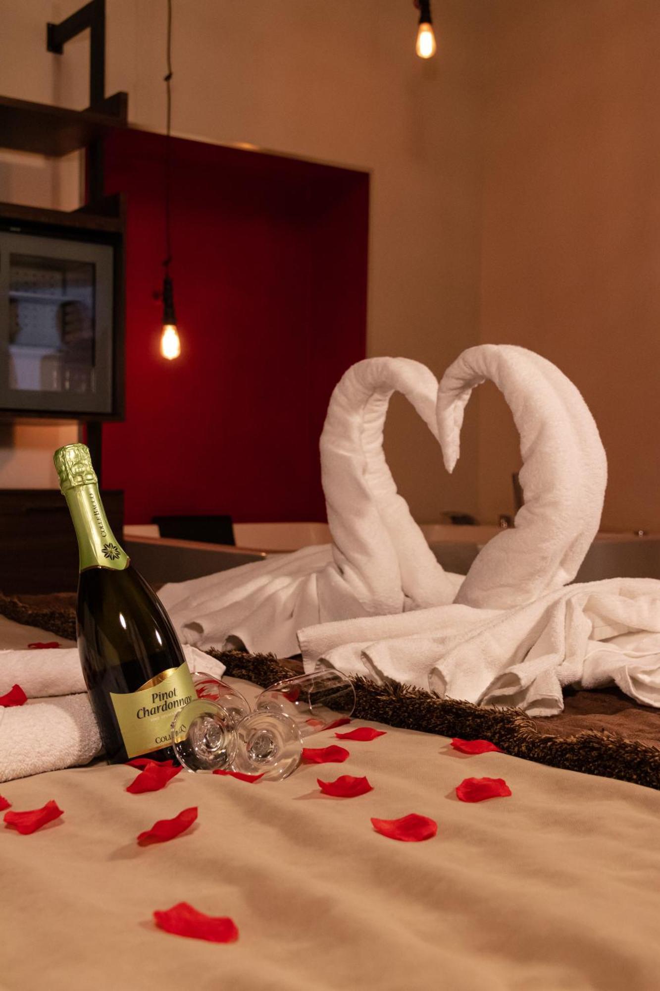 Duomo Luxury Suites Naples Luaran gambar