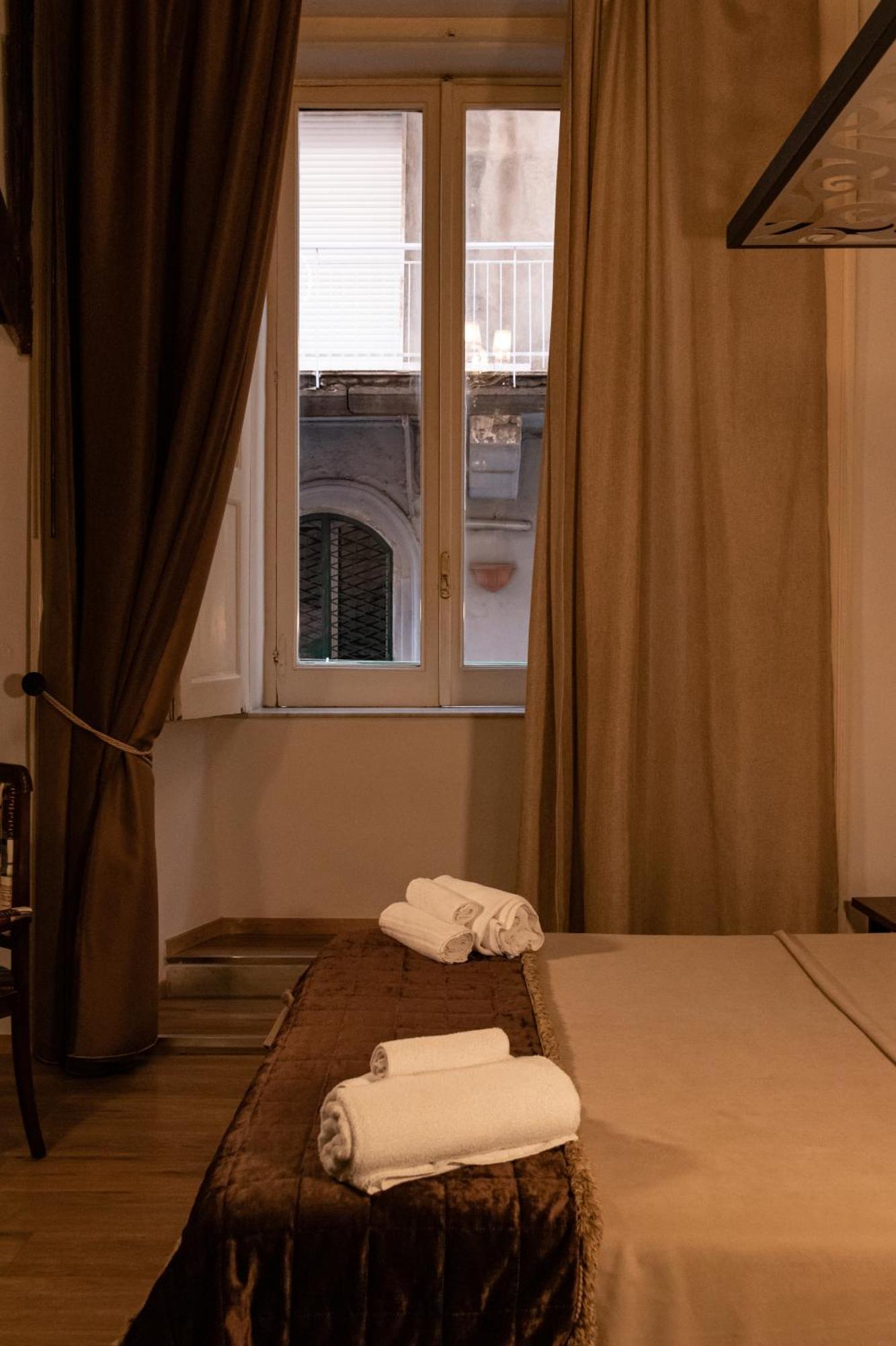 Duomo Luxury Suites Naples Luaran gambar